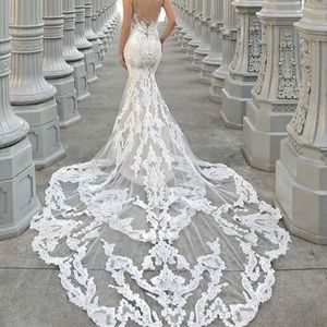 UNALTERED! New Enzoani Nanette wedding gown.